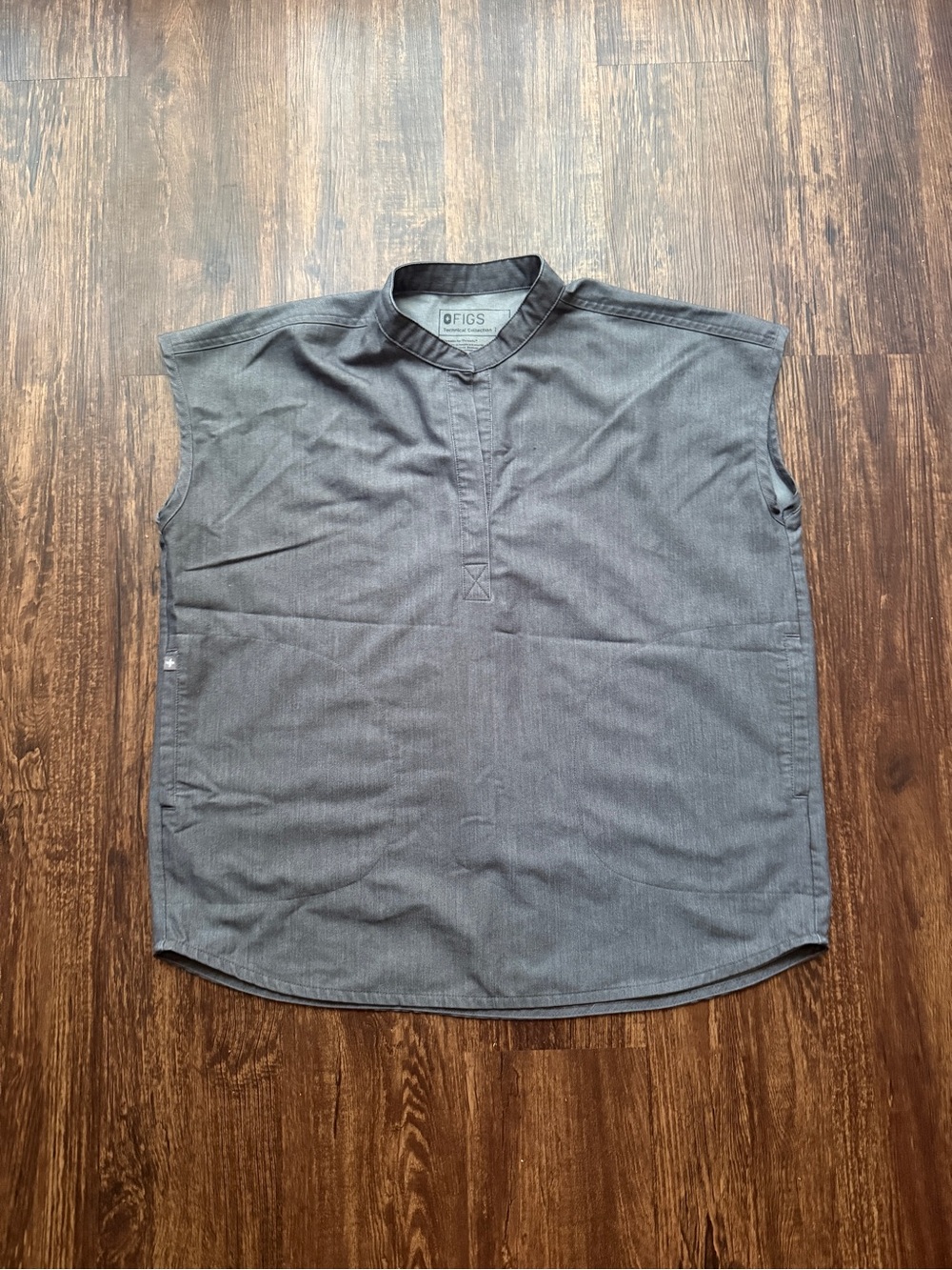 FIGS Women’s Graphite Gray Rafaela Oversized Scrub Top - Size S Nursecore